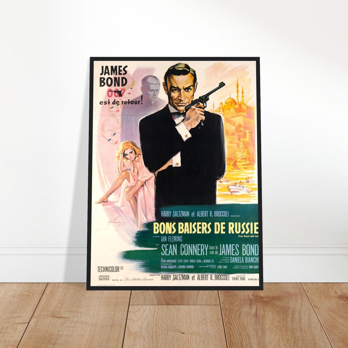 James Bond, 'Est de Retour' Wall art - Posterify