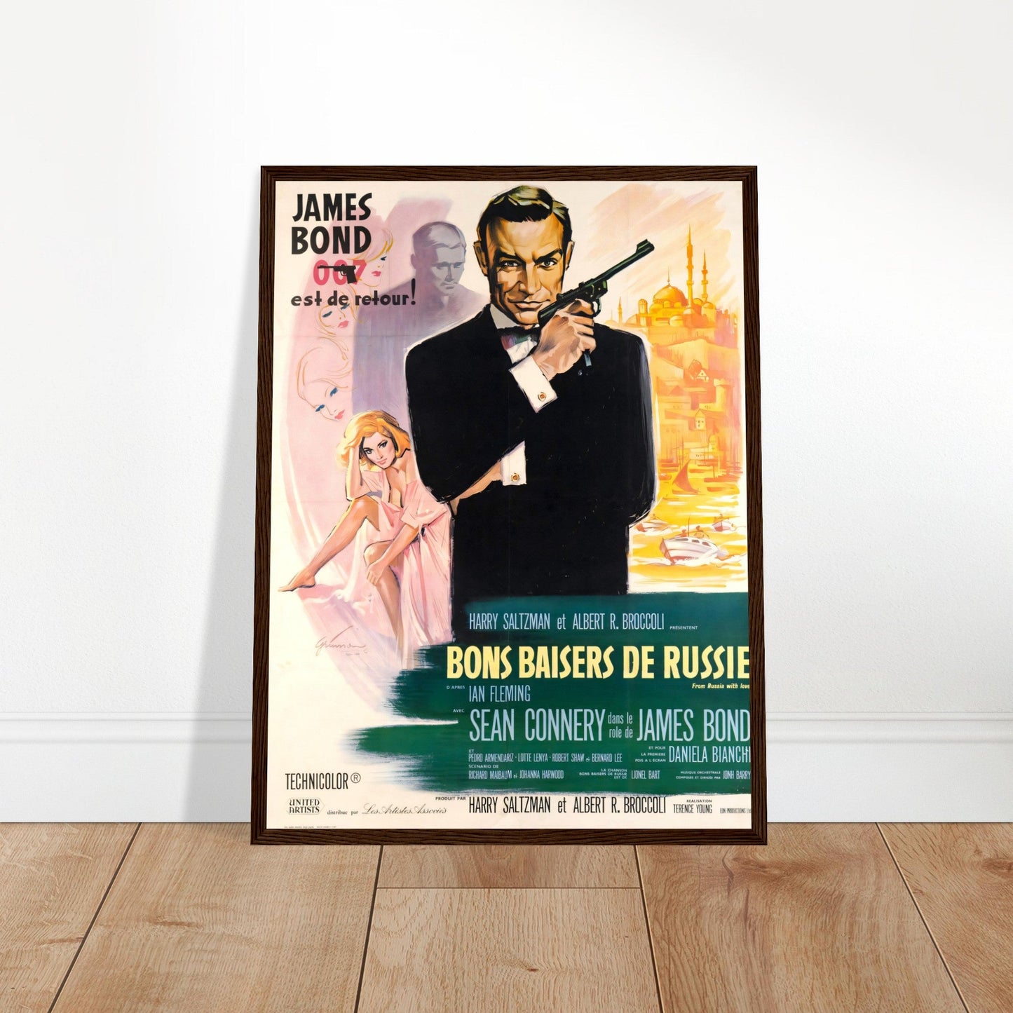 James Bond, 'Est de Retour' Wall art - Posterify