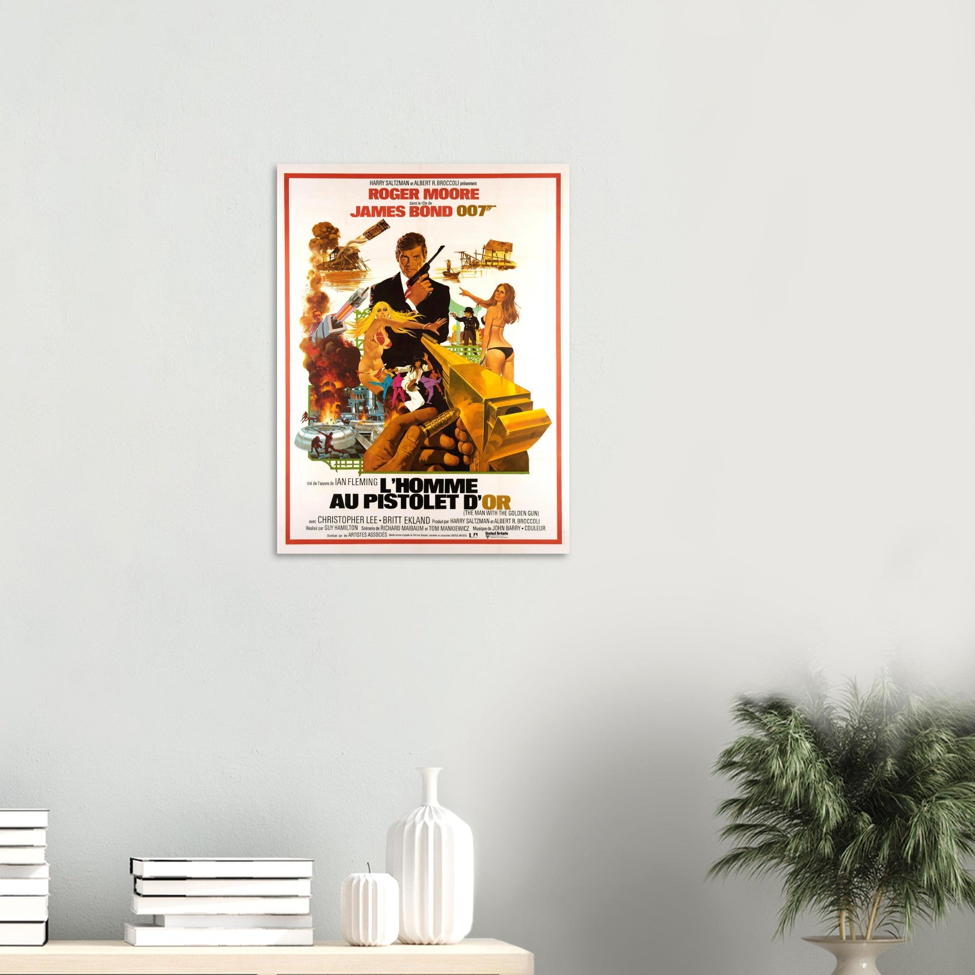 James Bond 'The man with the golden gun' Wall art - Posterify