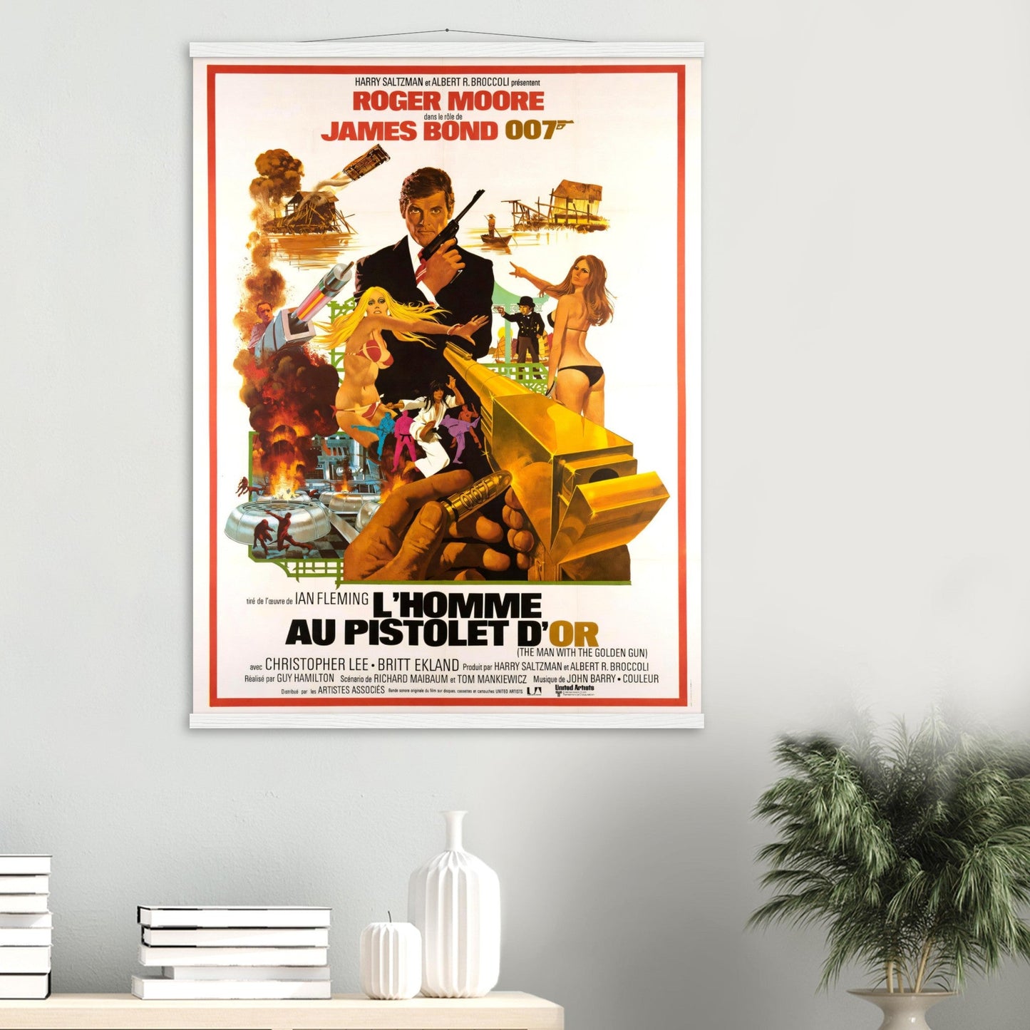 James Bond 'The man with the golden gun' Wall art - Posterify