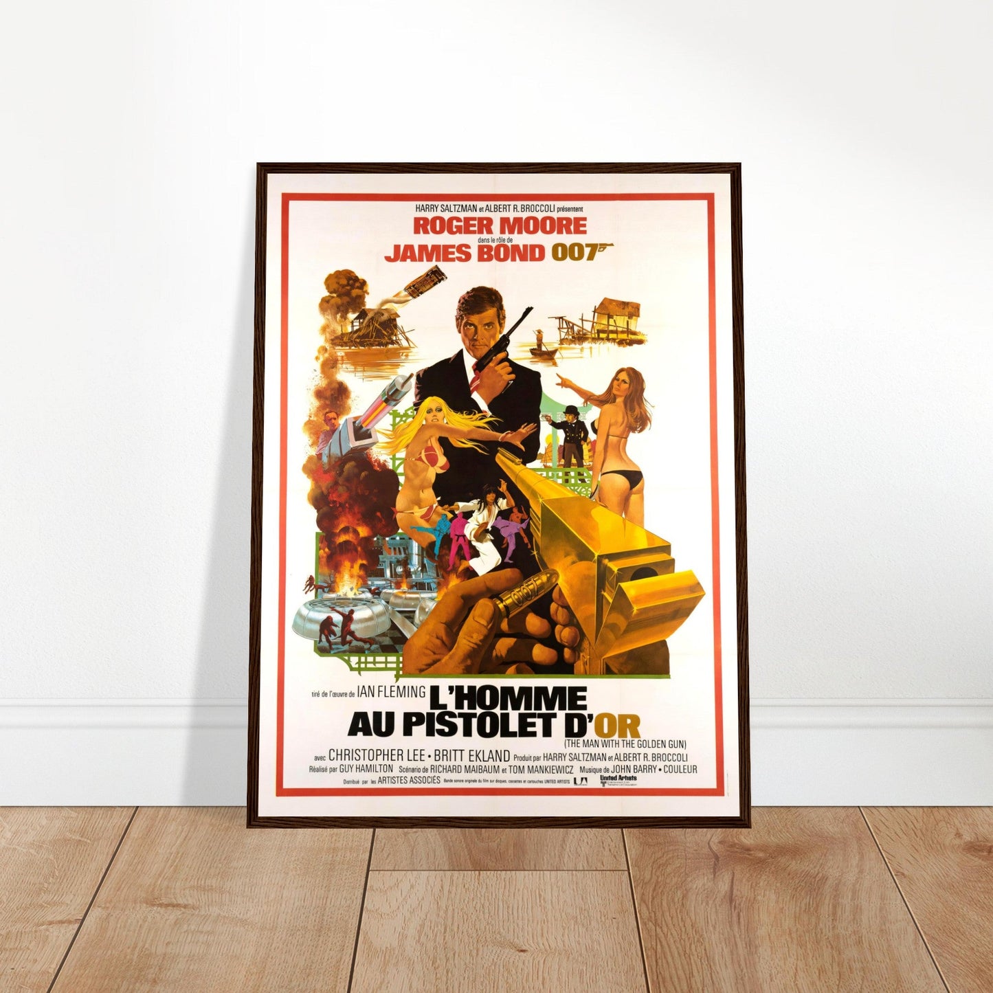 James Bond 'The man with the golden gun' Wall art - Posterify